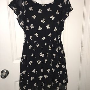 Size XL juniors bow dress